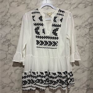 NEW Cloth & Portrait White and Black Embroidered Blouse Size S